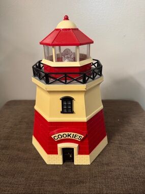 Lighthouse Cookie Jar — Red and Cream Decorative Bakeware